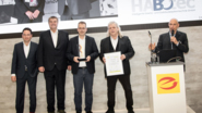 Bild 9: Christian Köstler und Christian Hamann  für Dehn Instatec und Chistoph Kolz und Ralf Englert für Elektro Breitling (v.l.n.r.) wurden vor zwei Jahren mit dem Sonderpreis »Herausragende Nachwuchsförderung« ausgezeichnet