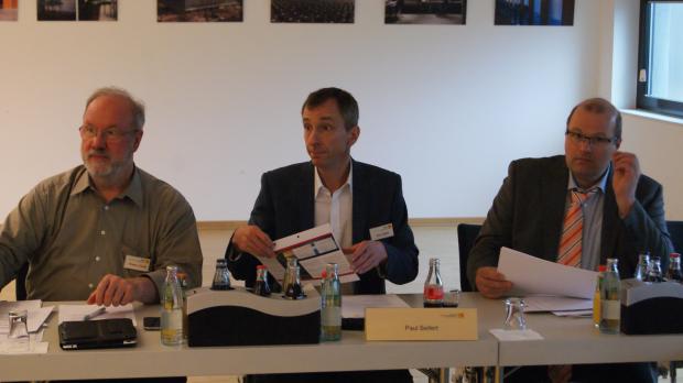 Der Landesfachbereich IT diskutierte unter Leitung des Landesfachbereichsleiters Werner Schmidt (links)