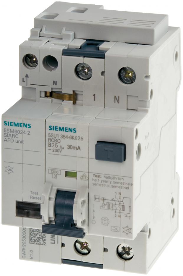 Bild 6: AFDD (links) von Siemens, hier kombiniert mit einem LS / RCD